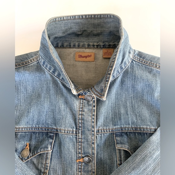 Wrangler Women’s Classic Denim Trucker Jacket - Size XL_Good Shape - Picture 2 of 12